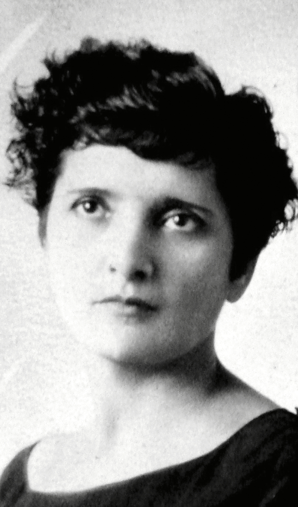 Elvia Carrillo Puerto, also known as “The Red Nun,” ca. 1901. Courtesy public domain.