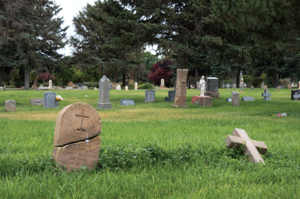 Rosario Cemetery. Photograph by Carrie McCarthy.