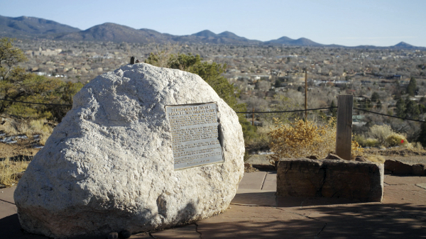Santa Fe Internment Camp marker. Production still from Community in Conflict, 2023. Courtesy of Claudia Katayanagi.