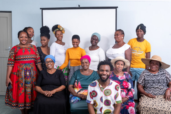 Group photo of workshop facilitators and particpants