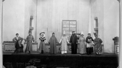 Finale of “The Man who Married a Dumb Wife,” Santa Fe Community Theater, Santa Fe, New Mexico, 1919. Courtesy Palace of the Governors Photo Archives (NMHM/DCA), neg. no. 099834